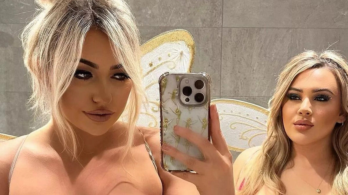 Iepurașii PlayBoy au renunțat și la sutien, și la inhibiții! Duo-ul fierbinte își invită fanii la o seară în oraș