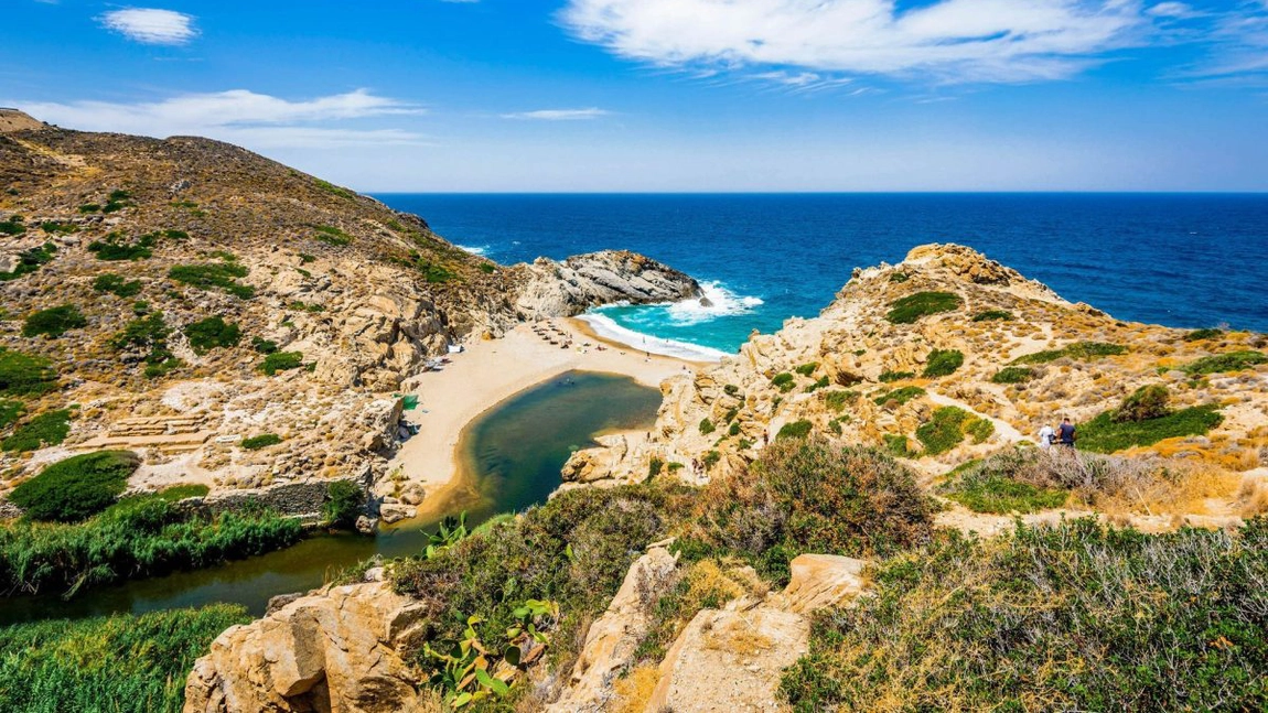 Insula Ikaria din Grecia, o adevărată bijuterie ce trebuie neapărat vizitată – În acest loc oamenii trăiesc peste 100 de ani