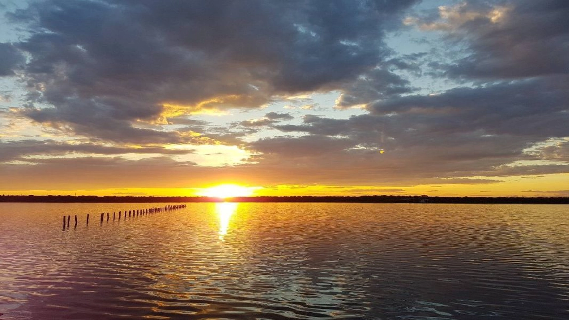 De ce să vizitezi stațiunea Lacul Sărat din Brăila. O oază de relaxare, tratamente balneare și istorie