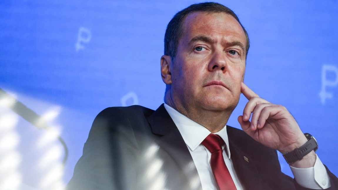 Occidentul aprinde fitilul apocalipsei nucleare! Dmitri Medvedev avertizează: „Vine Al Treilea Război Mondial”