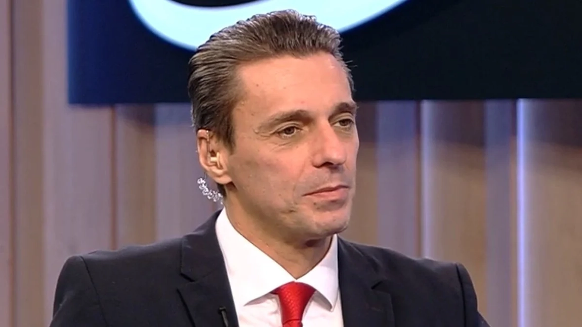 Surpriză de proporții pentru Mircea Badea! Ce a primit acasă după ce a comandat trei iaurturi pe aplicație. „Ce-ați făcut, bă?”