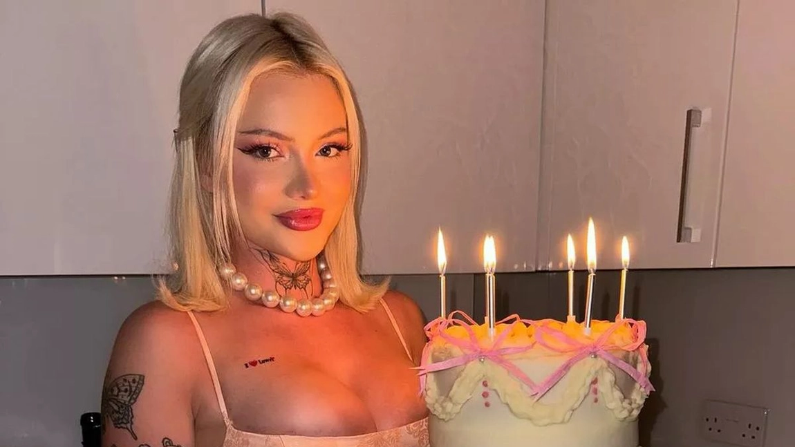 Un model OnlyFans a ajuns în pragul disperării! Abuzurile din copilărie au dus-o în acest punct