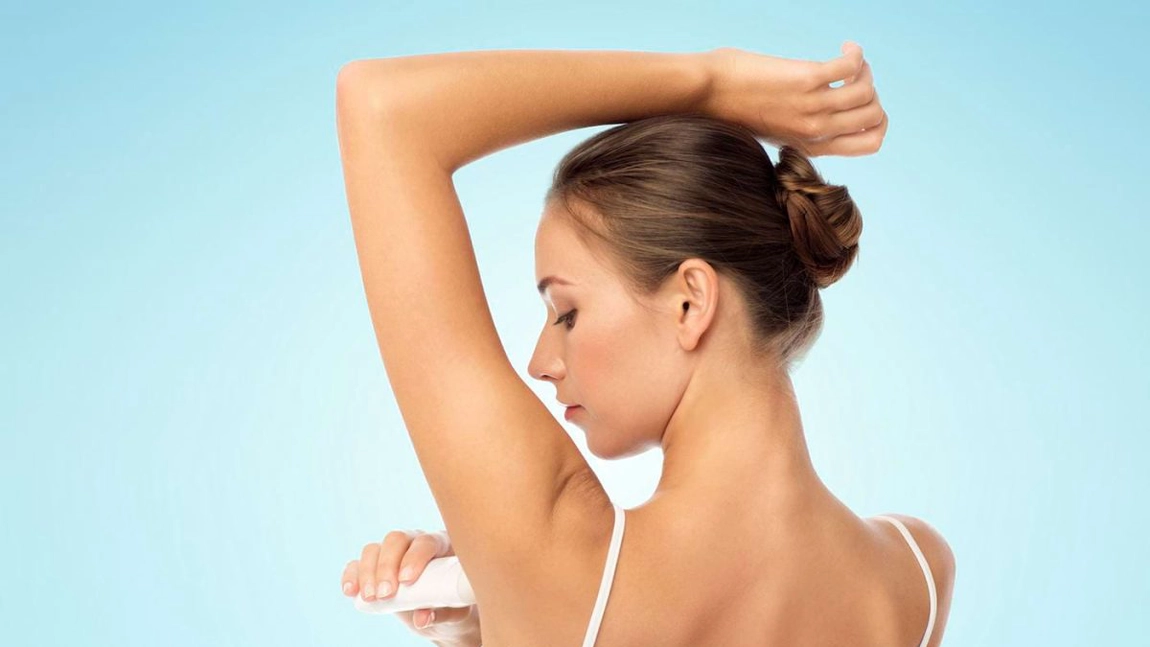 Iată de ce trebuie să folosești un deodorant natural și cum îl poți prepara chiar tu, la tine acasă