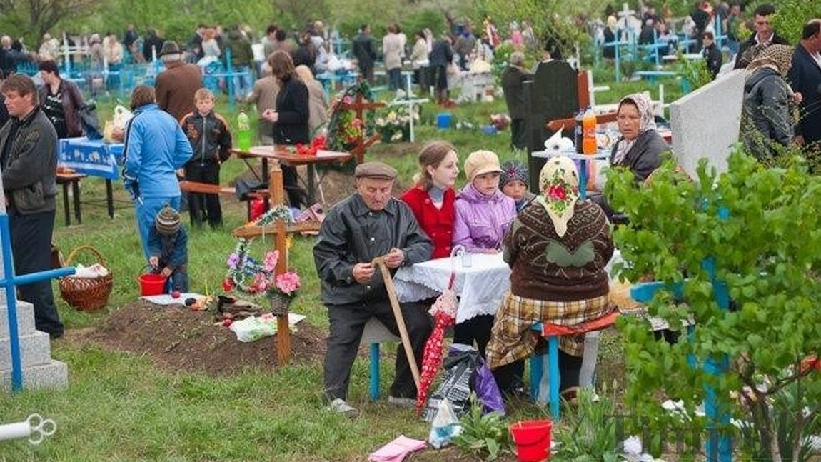 Paştele Blajinilor, sărbătoarea celor trecuţi în nefiinţă! Care sunt cele mai cunoscute tradiții și obiceiuri pe care le respectă românii în această zi