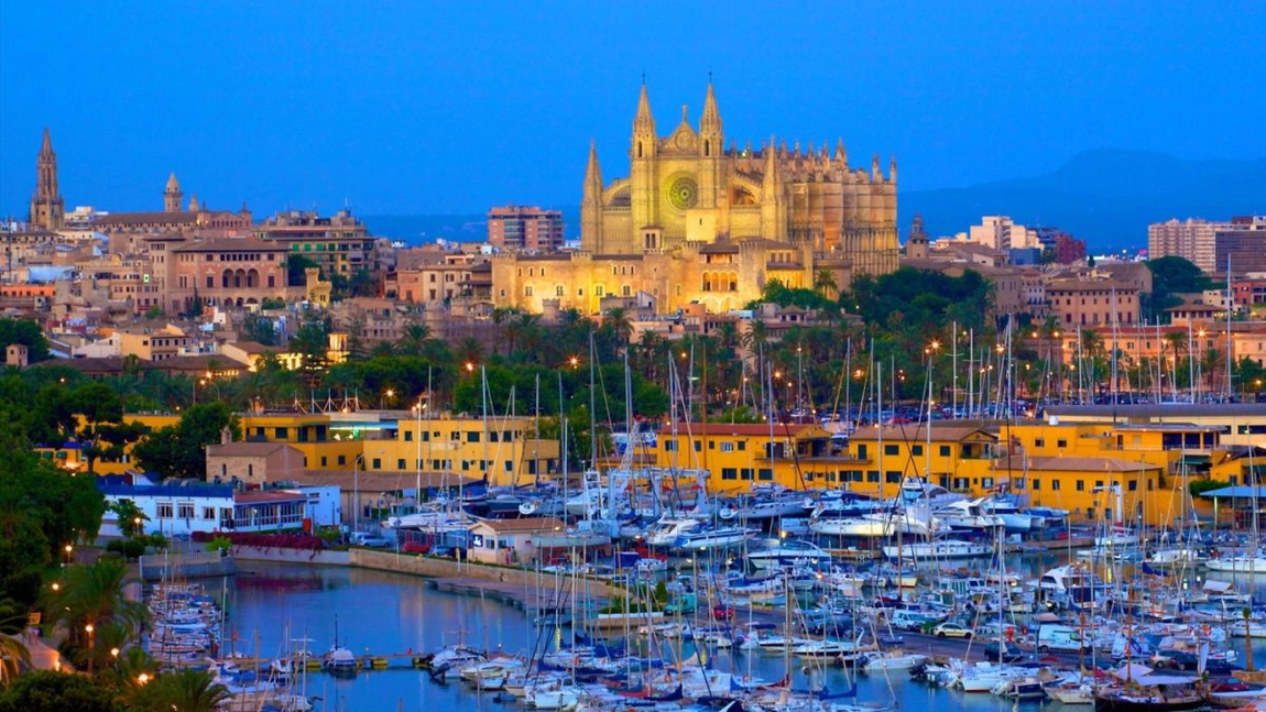 Dacă te gândești să pleci într-o vacanță pe o insulă, Palma de Mallorca ar putea fi destinația ideală – Iată cât de deosebit este acest loc