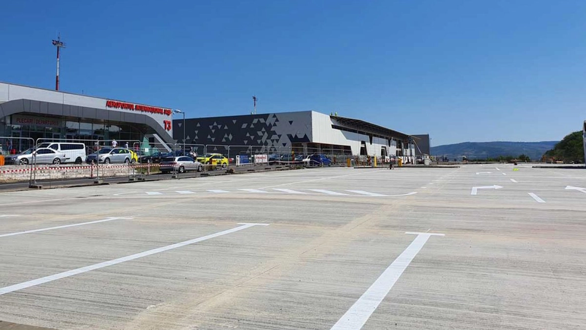Tarifele de parcare pe diferitele intervale de timp pentru Aeroporturile Internaționale din România, analizate într-un studiu de InfoCons