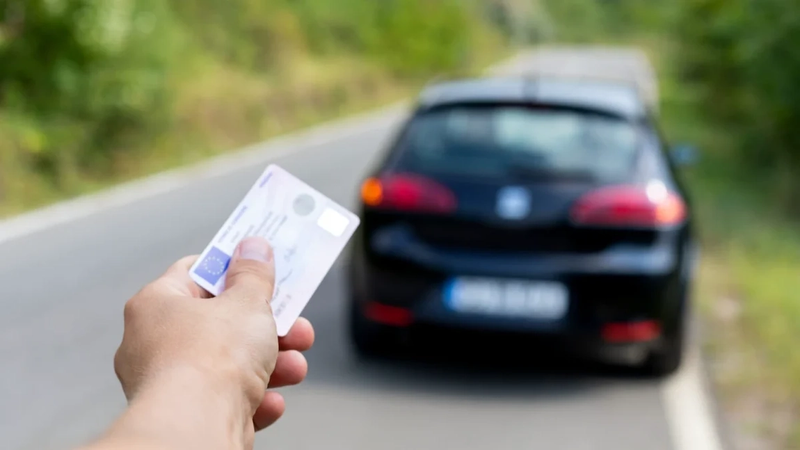 Țara care introduce permisul de conducere digital! Permisul este valid pe telefon