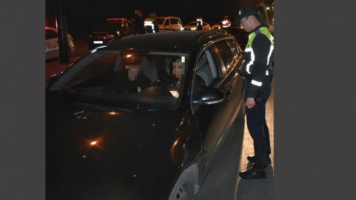 Un tânăr de 18 ani a fost prins la volan fără permis. În urma cercetărilor, polițiștii au avut parte de o surpriză