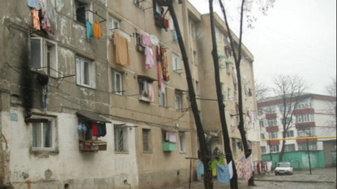 Prețul la care se vinde o garsonieră nerenovată într-un mare oraș din România. „Mai bine stai la țară într-o casă bătrânească”