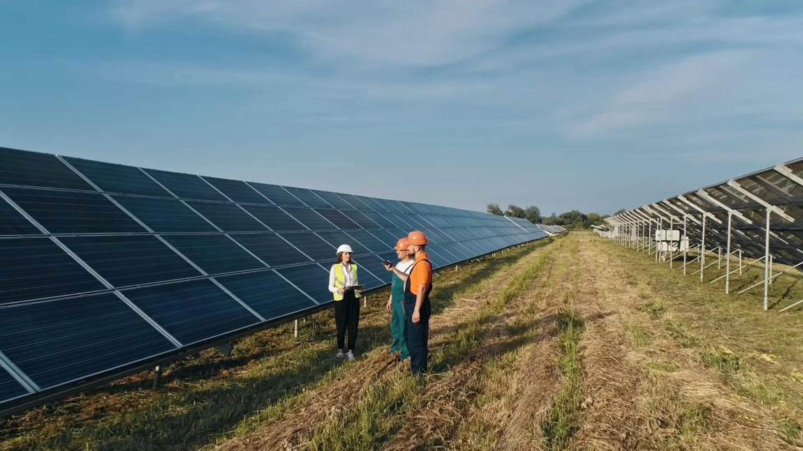 O primărie din Iași vrea să devină independentă energetic! Contractul de construire a unui parc fotovoltaic depășește 3 milioane de lei