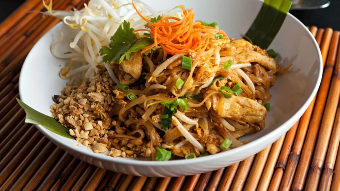 Rețeta delicioasă de pui thailandez - Slabă în calorii, exotică și renumită pentru aromele intense
