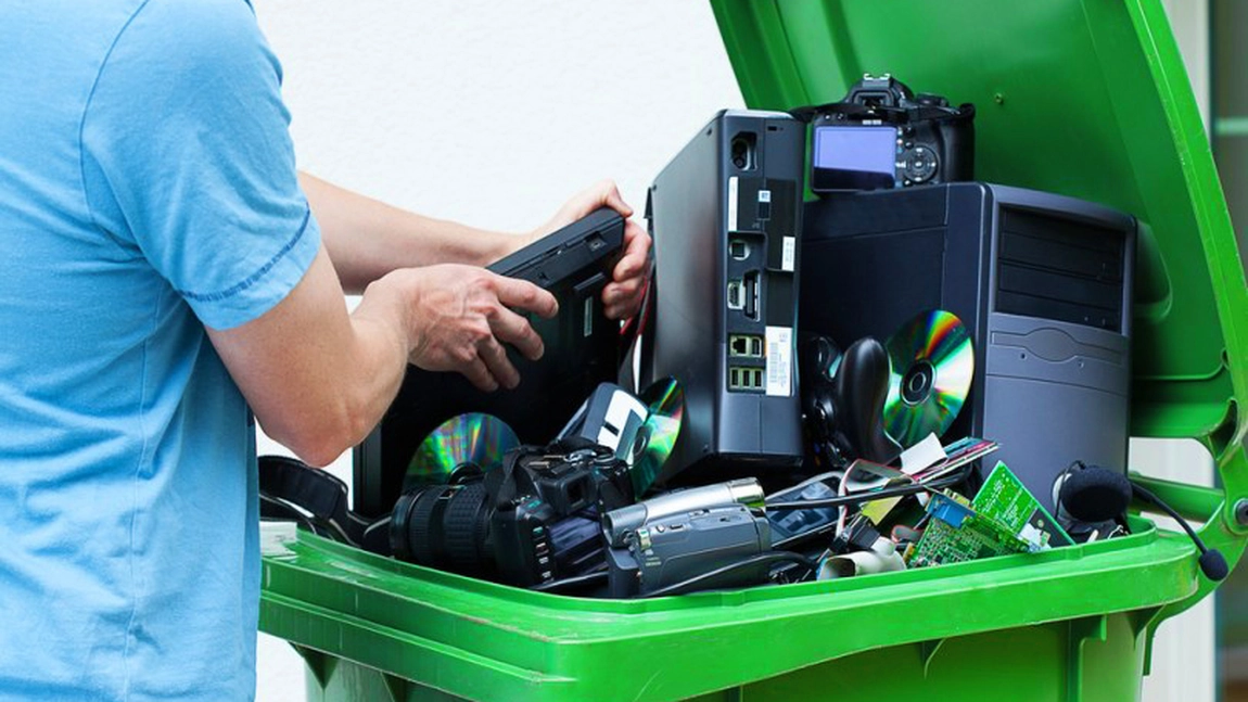 Reciclarea electronicelor vechi în 2025! Unde pot fi duse telefoanele, televizoarele și calculatoarele uzate
