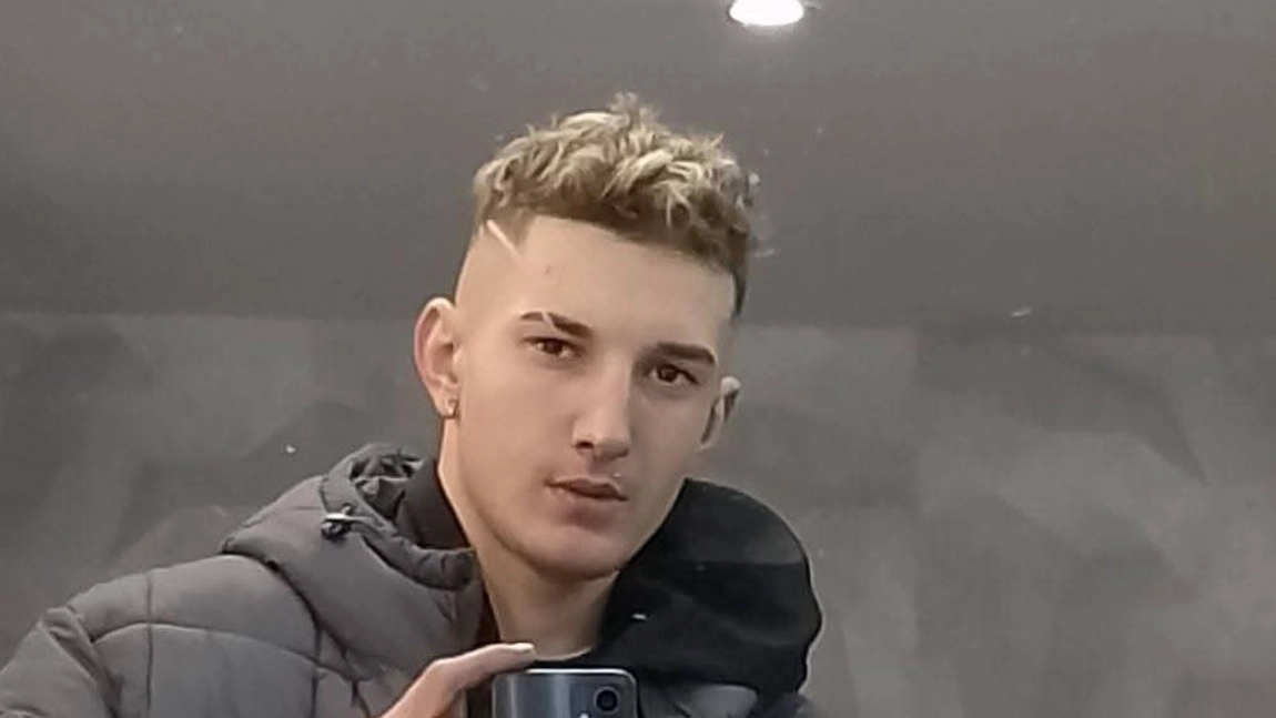L-ați văzut? Un băiat de 17 ani din Iași a dispărut! Persoanele care dețin informații sunt rugate să sune la 112 - UPDATE: A fost găsit!