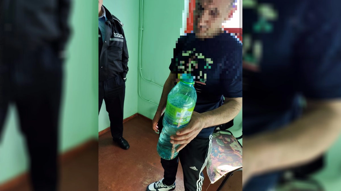 Scandal într-o intersecție din Iași! Supărat că l-a părăsit soția, un bărbat a început să atace șoferii: „Își vărsa furia pe mașinile din trafic”