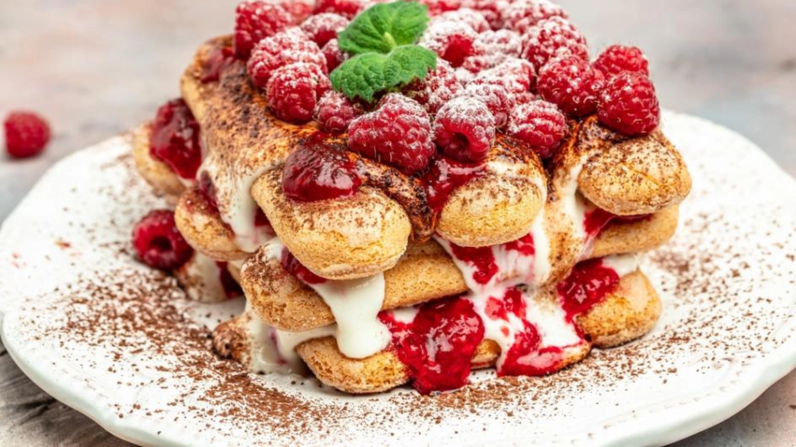 Tiramisu cu zmeură – Rețeta pentru un desert rafinat și delicios, mai bun decât cel clasic
