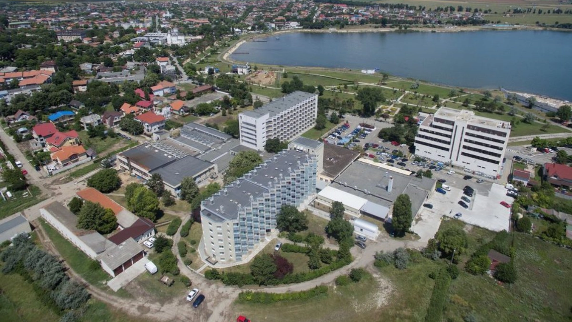 Tratament la Techirghiol. Care sunt beneficiile și activitățile de relaxare de care te poți bucura în stațiunea balneară