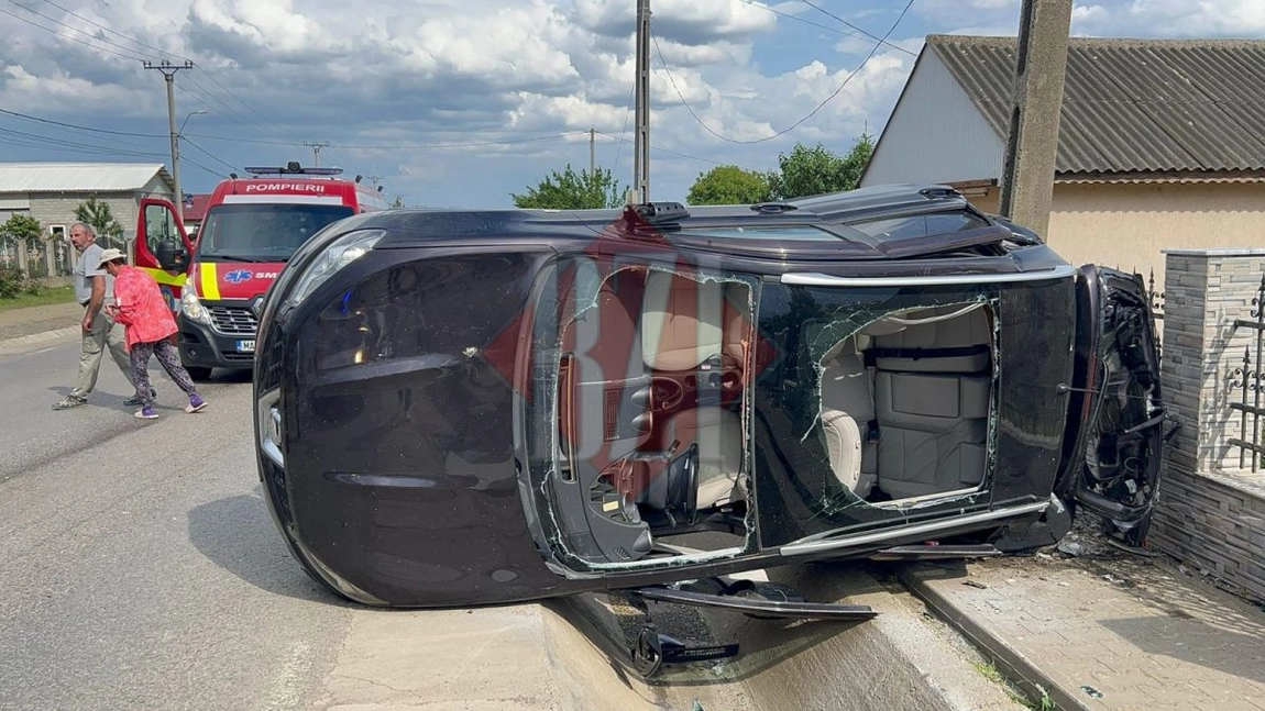 Accident grav la Țigănași, județul Iași! Trei persoane implicate, una încarcerată și inconștientă - UPDATE