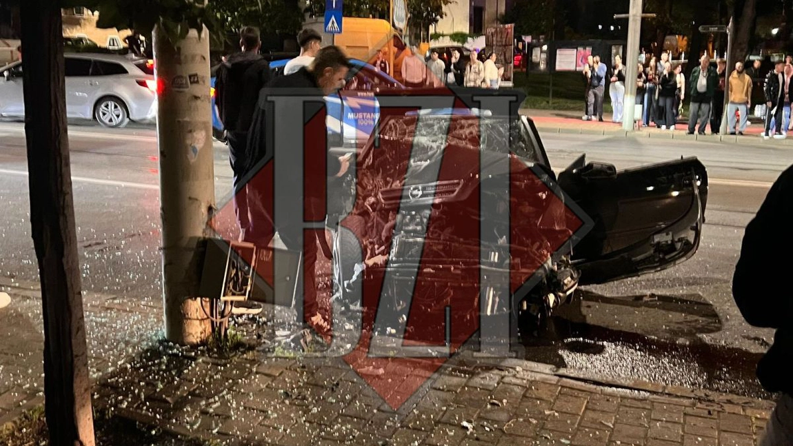 Accident rutier grav în Copou. O mașină s-a făcut praf. Sunt mai multe persoane rănite - EXCLUSIV, UPDATE