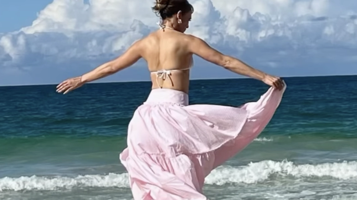Jennifer Lopez sărbătorește finalizarea noului ei film într-un stil memorabil. Iată cum a fost surprinsă vedeta