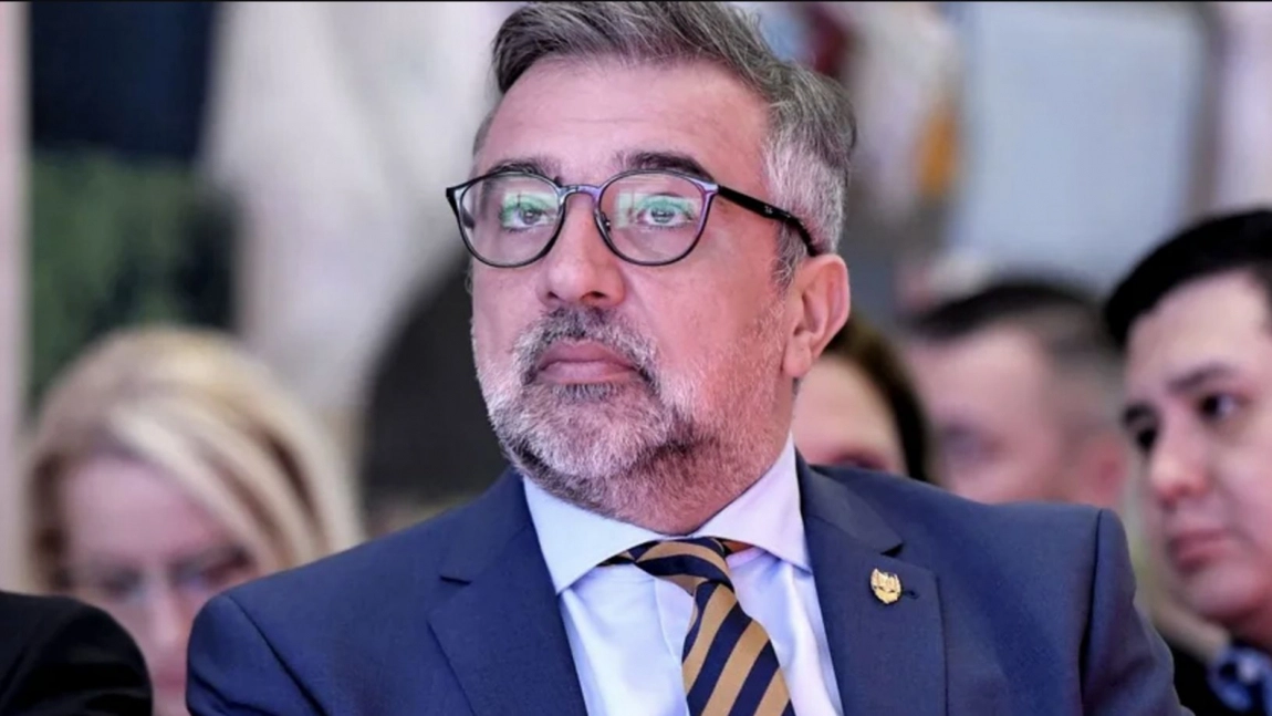 urmează o poziție ce cere integritate maximă.