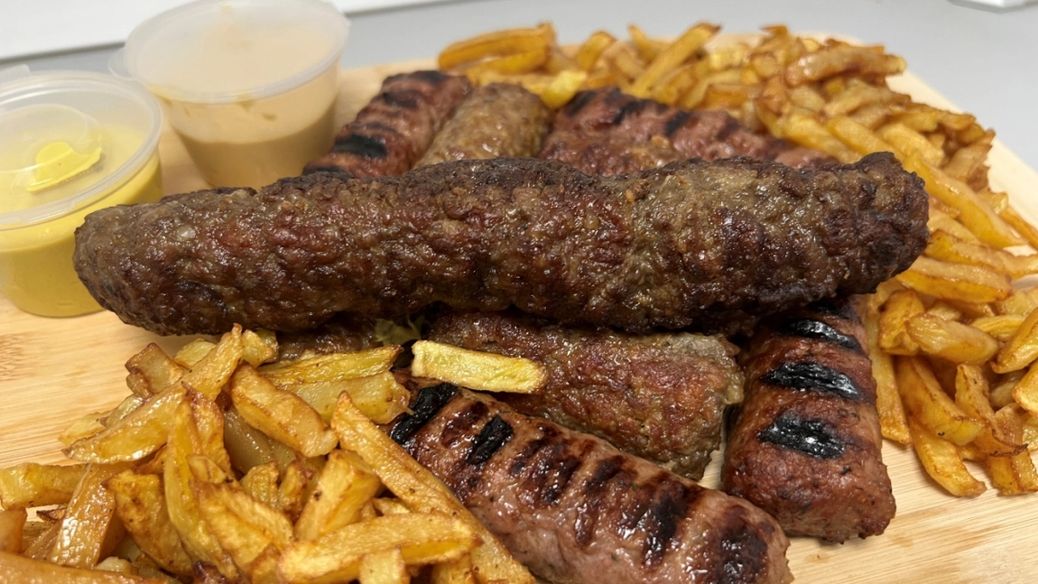 Măriceluʼ luʼ Terente, Cel Mai Costisitor Mic Din Iași De 1 Mai - Deliciul Care A Cucerit Orașul Cu 50 de Lei!