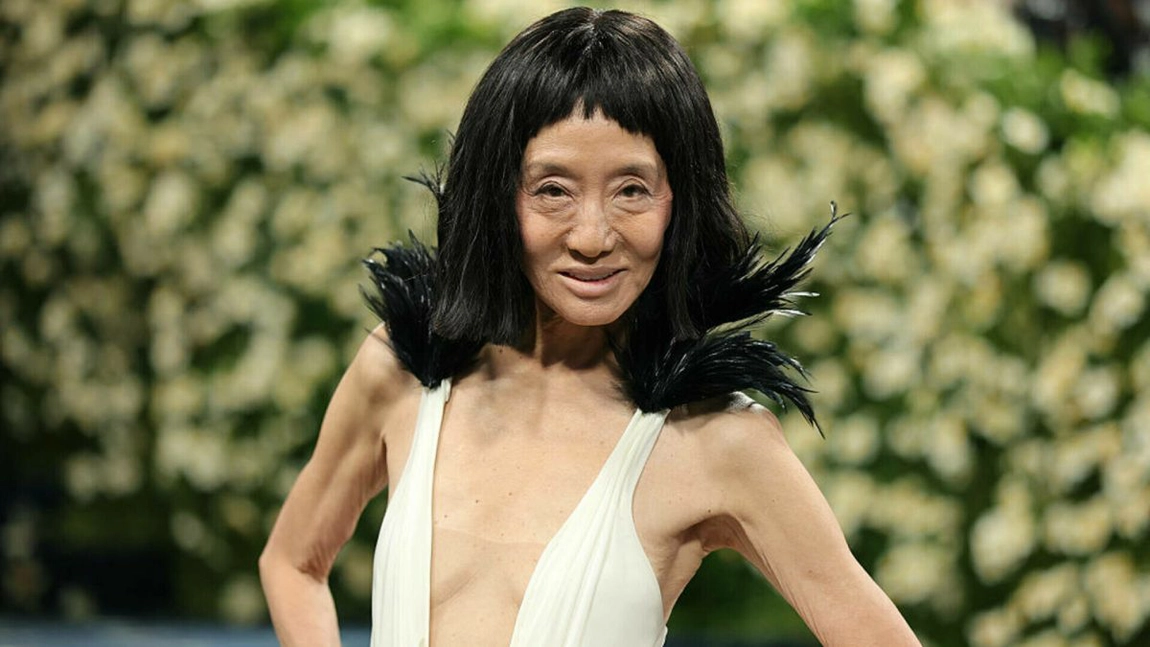 Vera Wang la Met Gala 2025! Eleganță atemporală și declarații de stil la 76 de ani