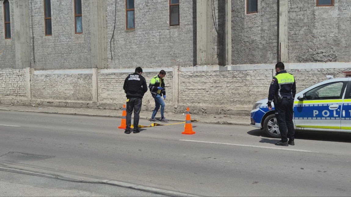 Coșmar pe turla bisericii! Un băiat s-a prăbușit în gol în timp ce muncea illegal. Lupta pentru viață a început