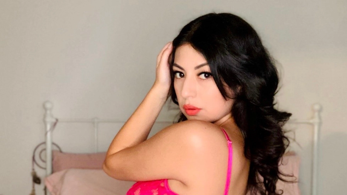 Cami Strella oferă relații sexuale terapeutice pentru bărbații virgini. „Sunt într-o misiune de a ajuta toți bărbații neinițiați”