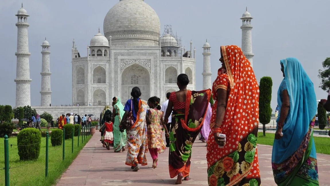 Ce limbă oficială se vorbește în India? Descoperă Hindi și diversitatea dialectelor naționale în țara subcontinentului asiatic