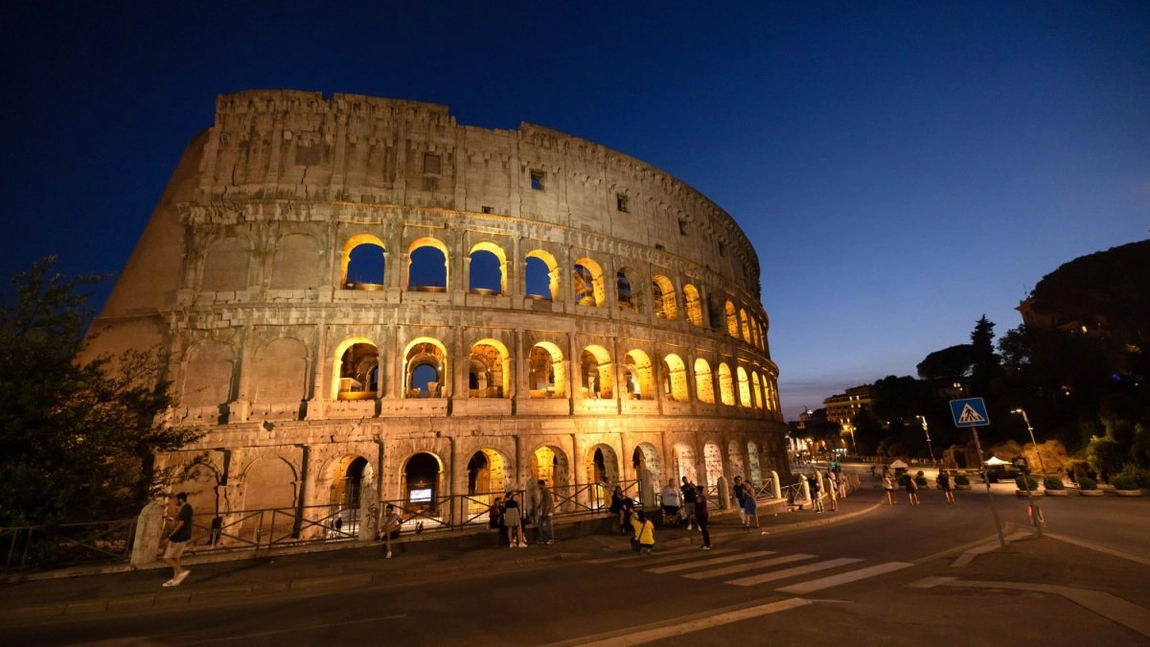 Groază la Colosseum! Turist străpuns de gard, lăsat să sângereze sub ochii mulțimii șocate!