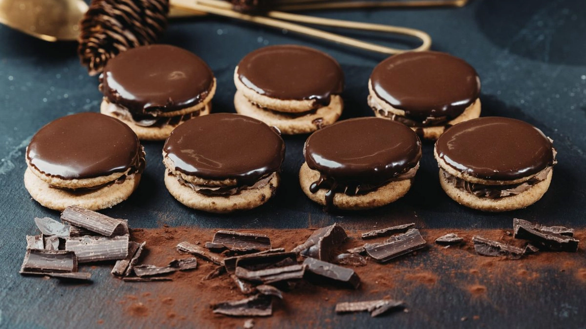 Rețeta originală de ișlere – Acest desert delicios este un simbol al cofetăriei clasice