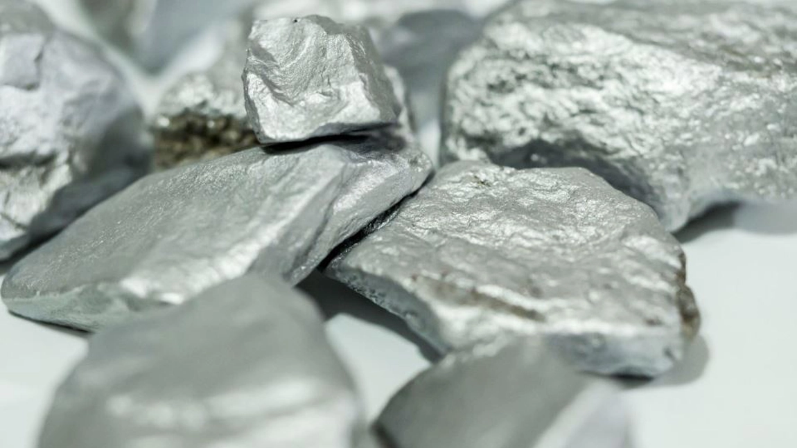 Șoc în lumea bijuteriilor: acest metal prețios valorează de zece ori mai mult decât aurul!
