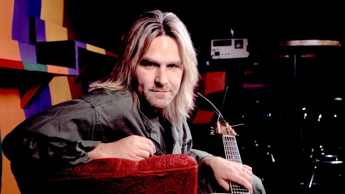 A murit Mike Peters, solistul trupei The Alarm. Artistul s-a luptat cu cancerul în ultimele trei decenii