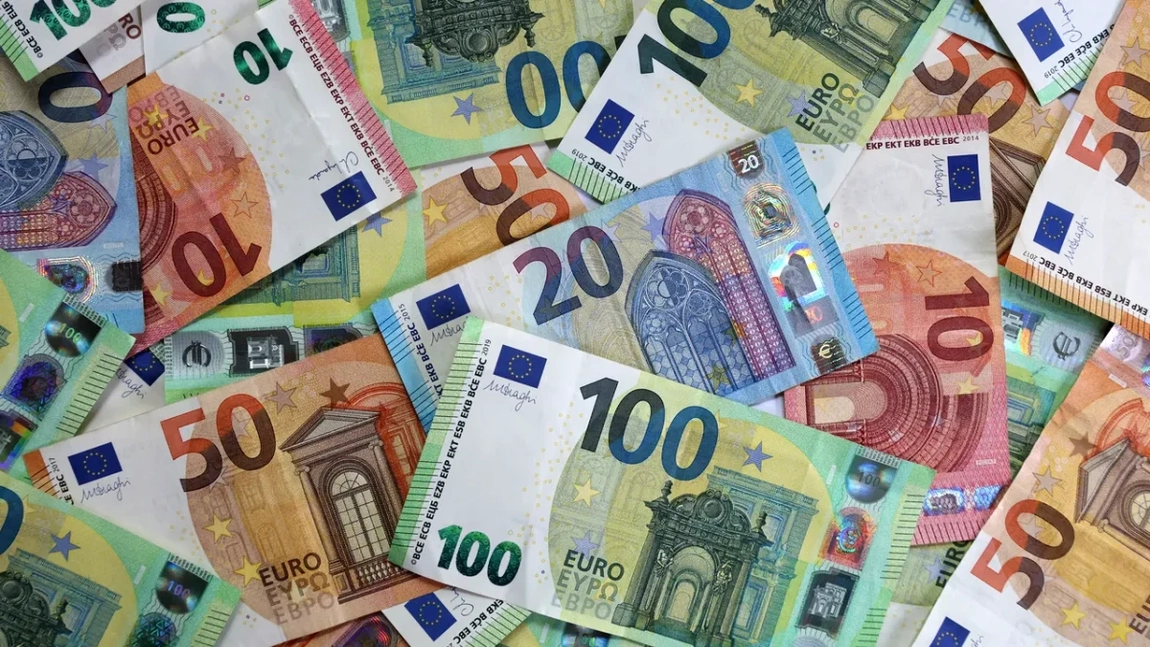 România se împrumută din nou, la cele mai mari dobânzi din regiune! Povara datoriilor cade tot pe umerii cetățenilor