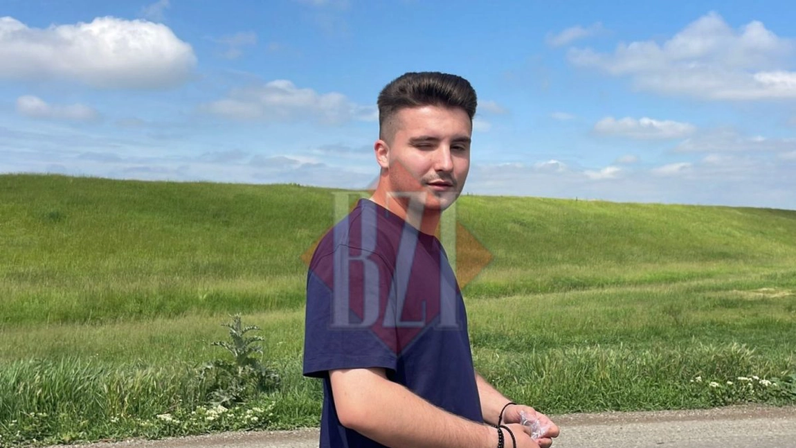 El este tânărul care se afla la volanul bolidului BMW x6, izbit de tren la Erbiceni. A avut mult noroc să scape fără nicio zgârietură - EXCLUSIV, UPDATE