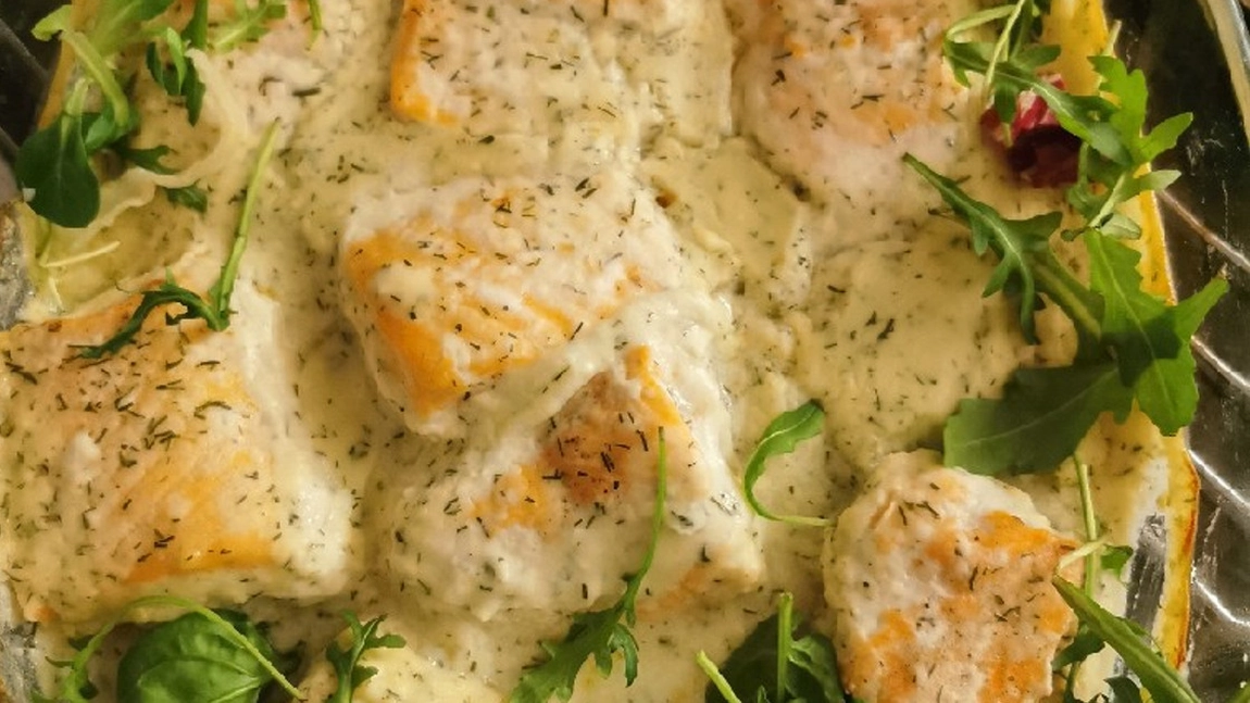 Somon cu sos alb – Rețetă rafinată, foarte ușor de preparat