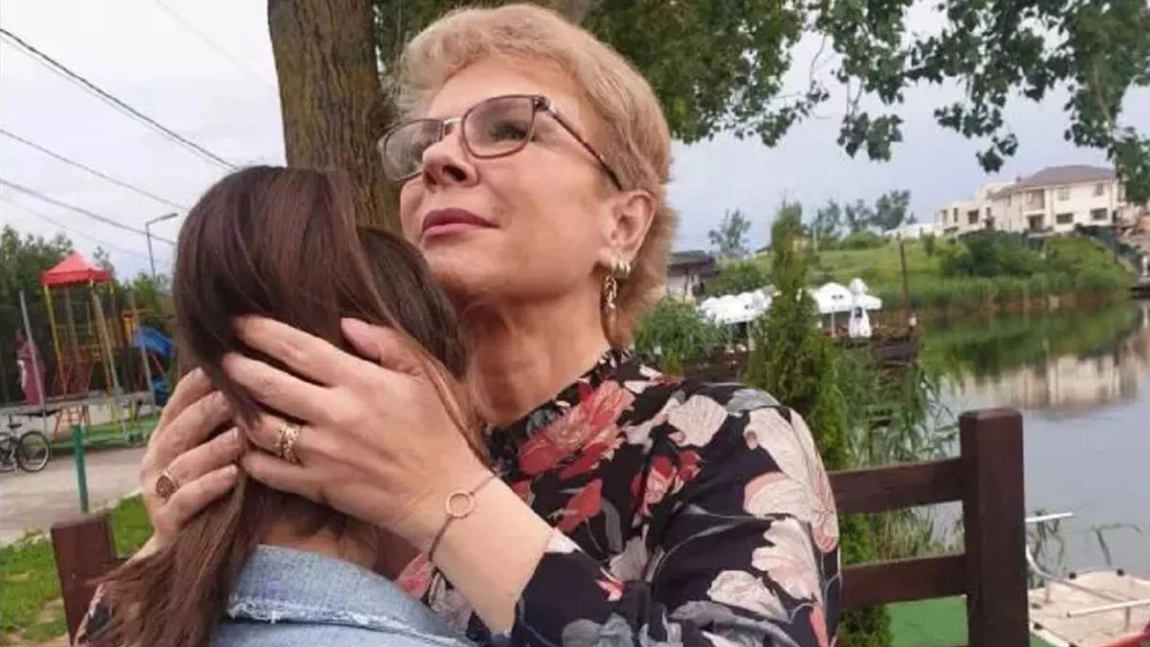 Teo Trandafir, copleșită de plecarea fiicei ei de acasă. „Când puiul tău îşi ia zborul din cuib”