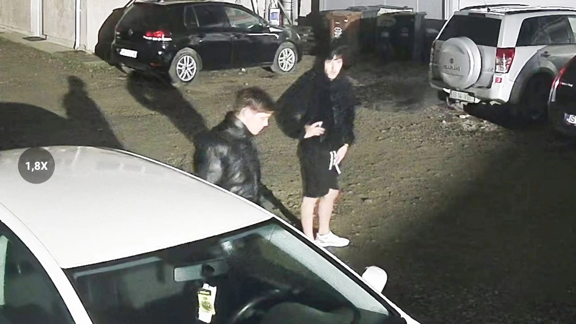 Tineri au furat mașina și s-au plimbat prin oraș noaptea