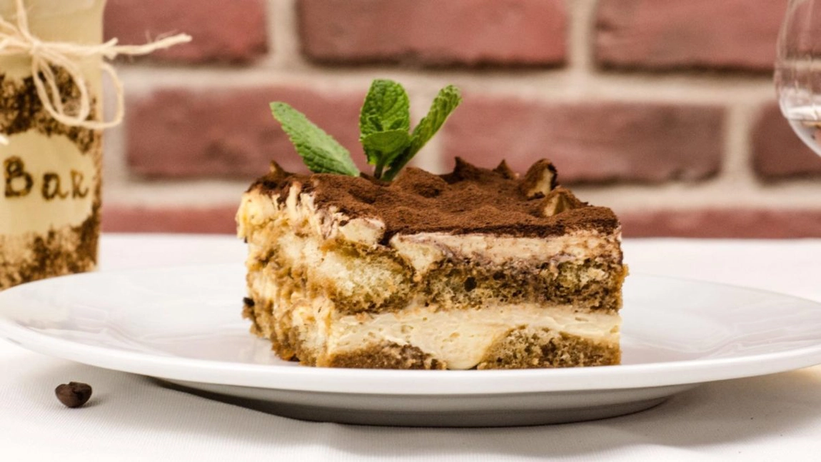 Tiramisu fără mascarpone – Rețetă foarte simplă și cu adevărat delicioasă, ideală pentru cei ce vor o variantă cu un procent mai mic de grăsime