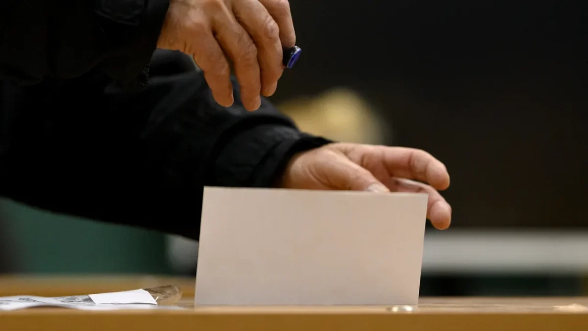 AUR acuză că sunt foarte multe persoane decedate pe listele electorale