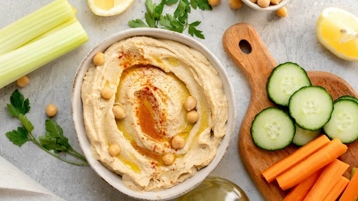 Rețeta de hummus cu năut din conservă! Iată ce trebuie să faci pentru a ieși cremos!