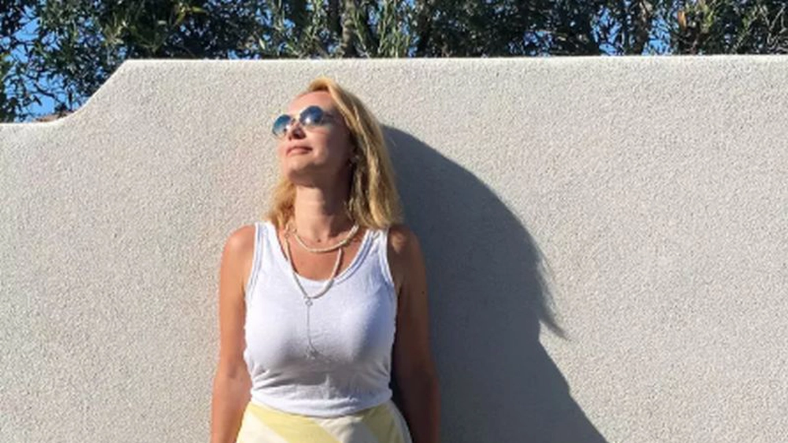 Andreea Esca, apariție incendiară în costum de baie, la 52 de ani! „Ne place la mare, la soare!” - GALERIE FOTO