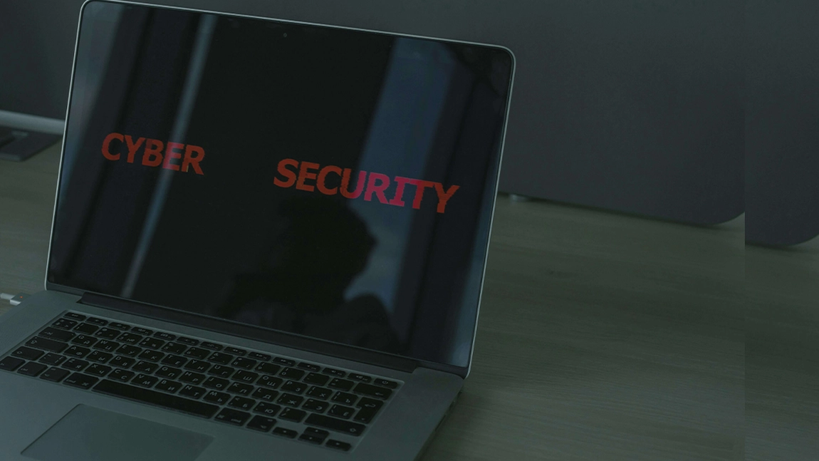 Polița care face diferența între succes și faliment. Asigurarea CYBER, o soluție vitală pentru companii în era atacurilor prin inginerie socială (P)