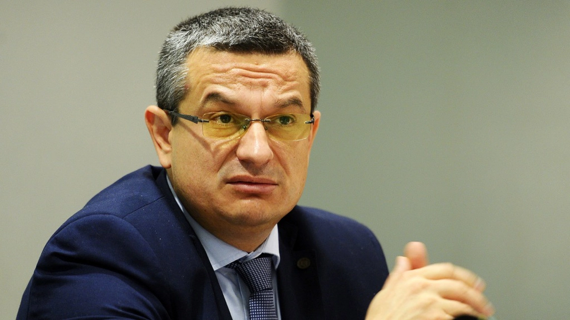 Parlamentul a decis cine va face jocurile la CCR în următorii 9 ani. Cine este Csaba Asztalos
