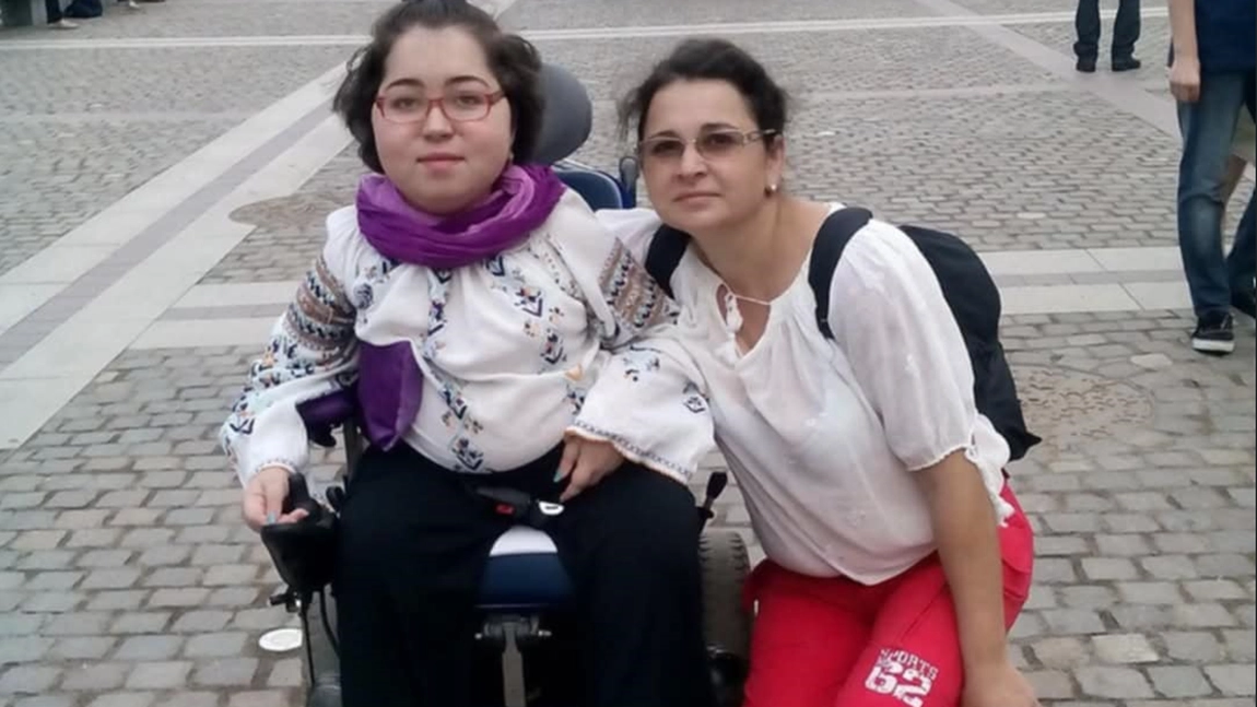 Statul dă afară terapeuți și asistente, nu pilele: ” Nu interesează pe nimeni dacă trăiești sau mori!”