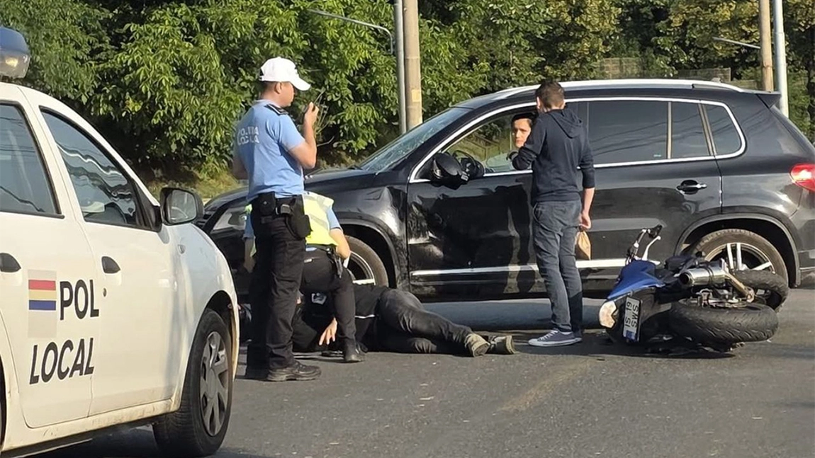 Accident rutier în Bucium! Un motociclist a fost lovit de un autoturism