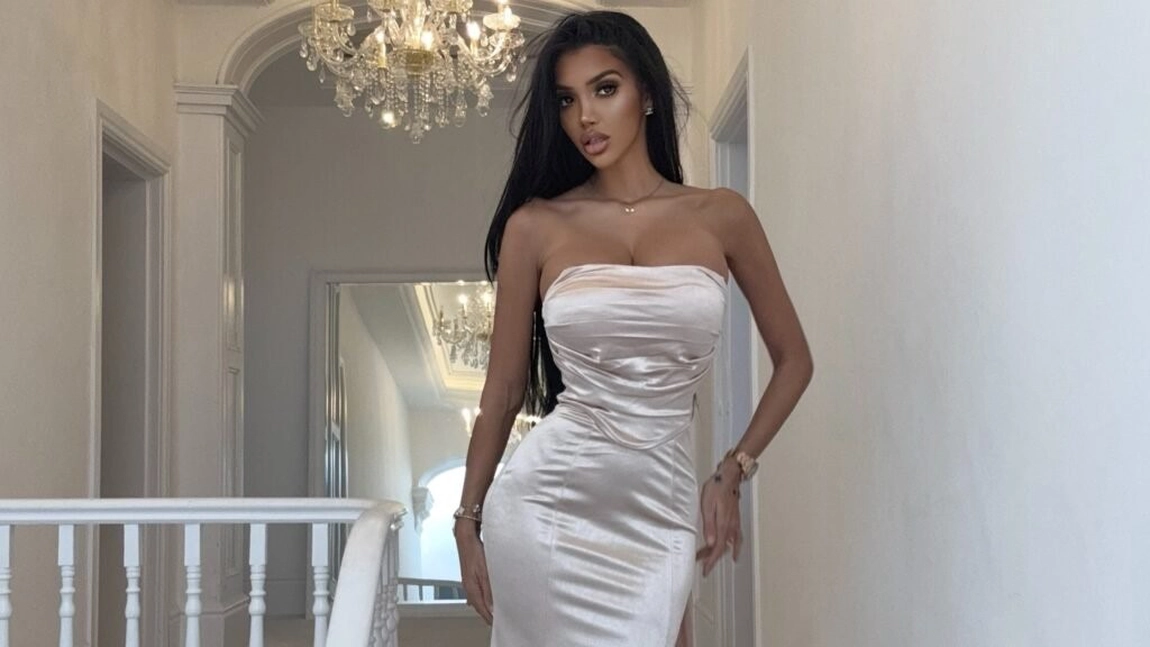 Chloe Khan și Katie Price plănuiesc să facă o colaborare incendiară pentru revista Playboy. Iată cu ce idee îndrăzneață au venit