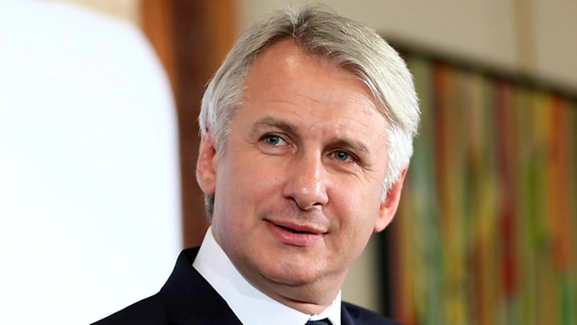 Eugen Teodorovici Critică Deschis Provincialismul și Viziunea Limitată a Premierului Ilie Bolojan pe Facebook