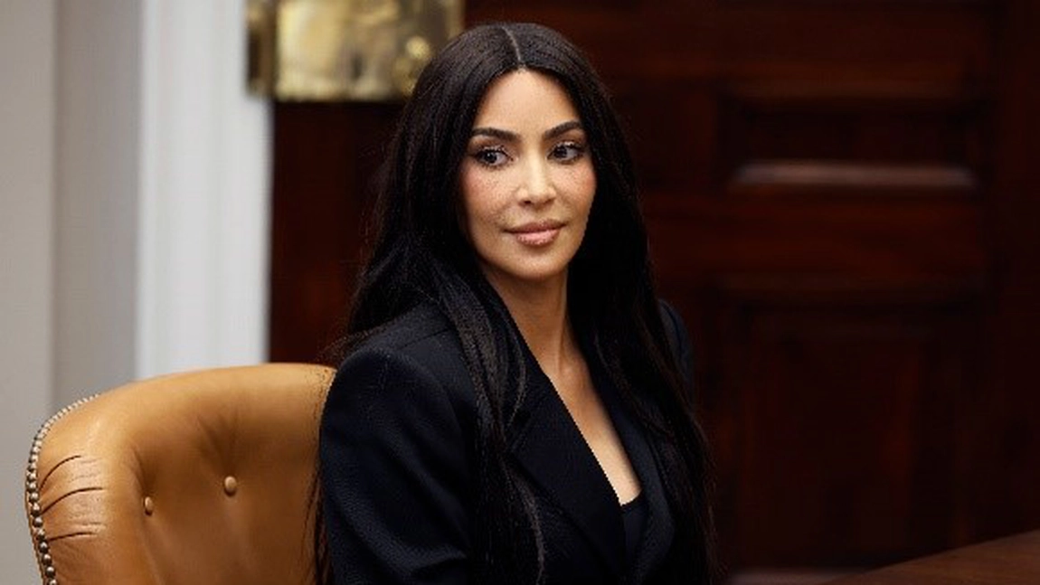 Kim Kardashian topless într-o ședință foto provocatoare. Totuși, fanii au o problemă complet neașteptată cu noua ipostază