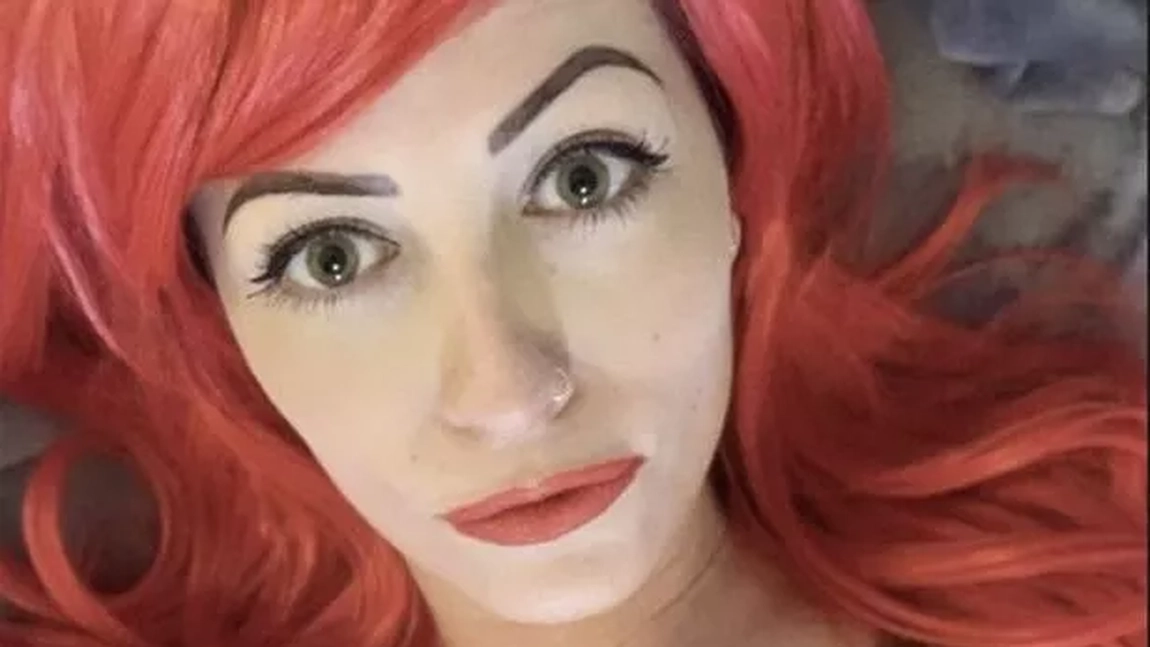O profesoară de fizică riscă să îi fie retras dreptul pentru predat din cauza contului său de OnlyFans. Iată unde au ajuns pozele acesteia